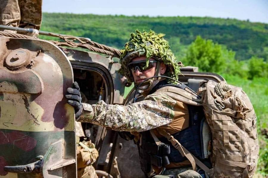 Боєць a6216 Боєць a6216