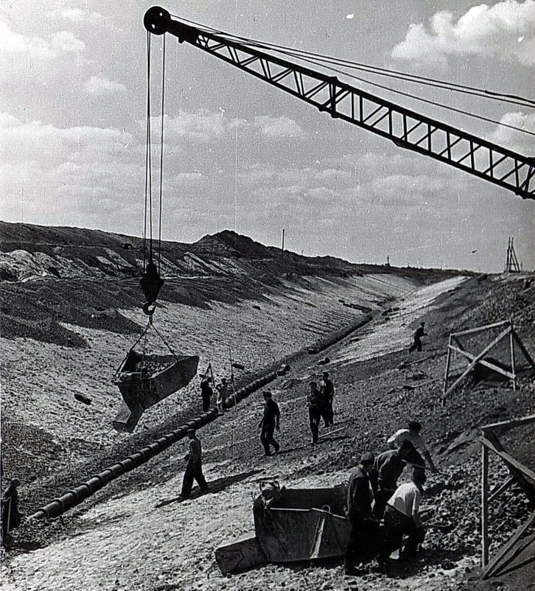 Будівництво каналу