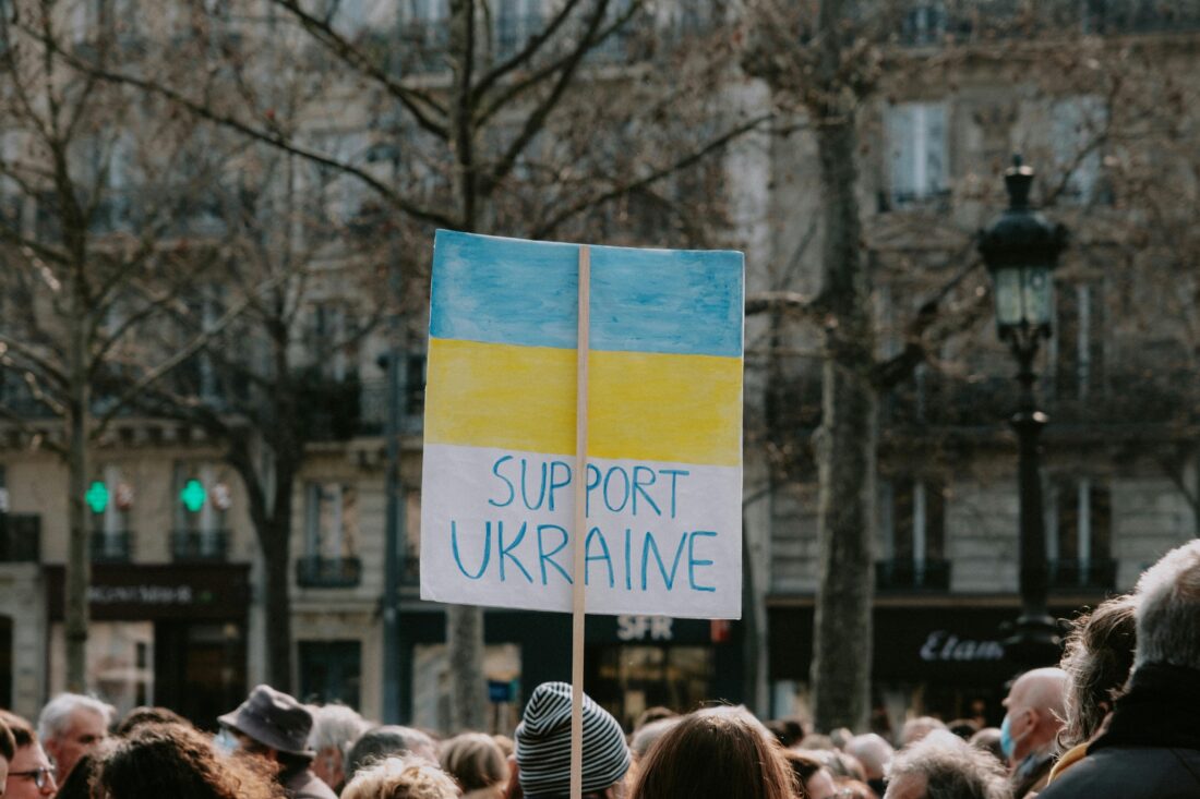 Допомога українцям, які залишилися в Україні